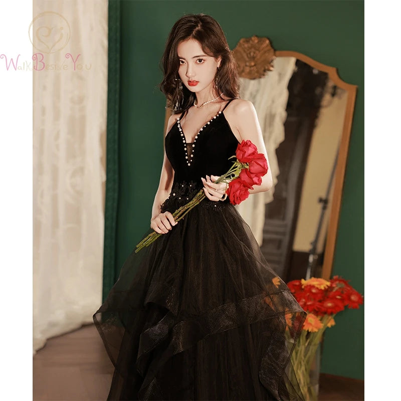 Lace Appliques Evening Dresses Black Pearls Ruffles V Neck Spaghetti Straps Long Floor Length Prom Gown Women Formal Party Dress