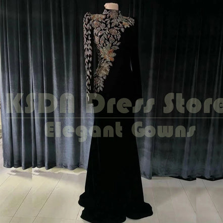 Luxury Black Evening Dresses Simple Appliques O-Neck Long Sleeve Sweep Train Gowns Formal Occasion Customzied Dress