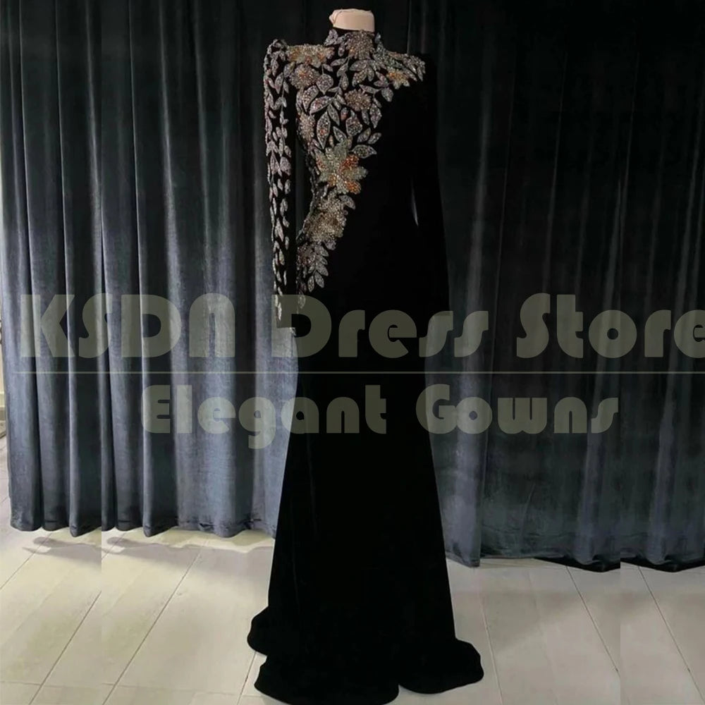 Luxury Black Evening Dresses Simple Appliques O-Neck Long Sleeve Sweep Train Gowns Formal Occasion Customzied Dress