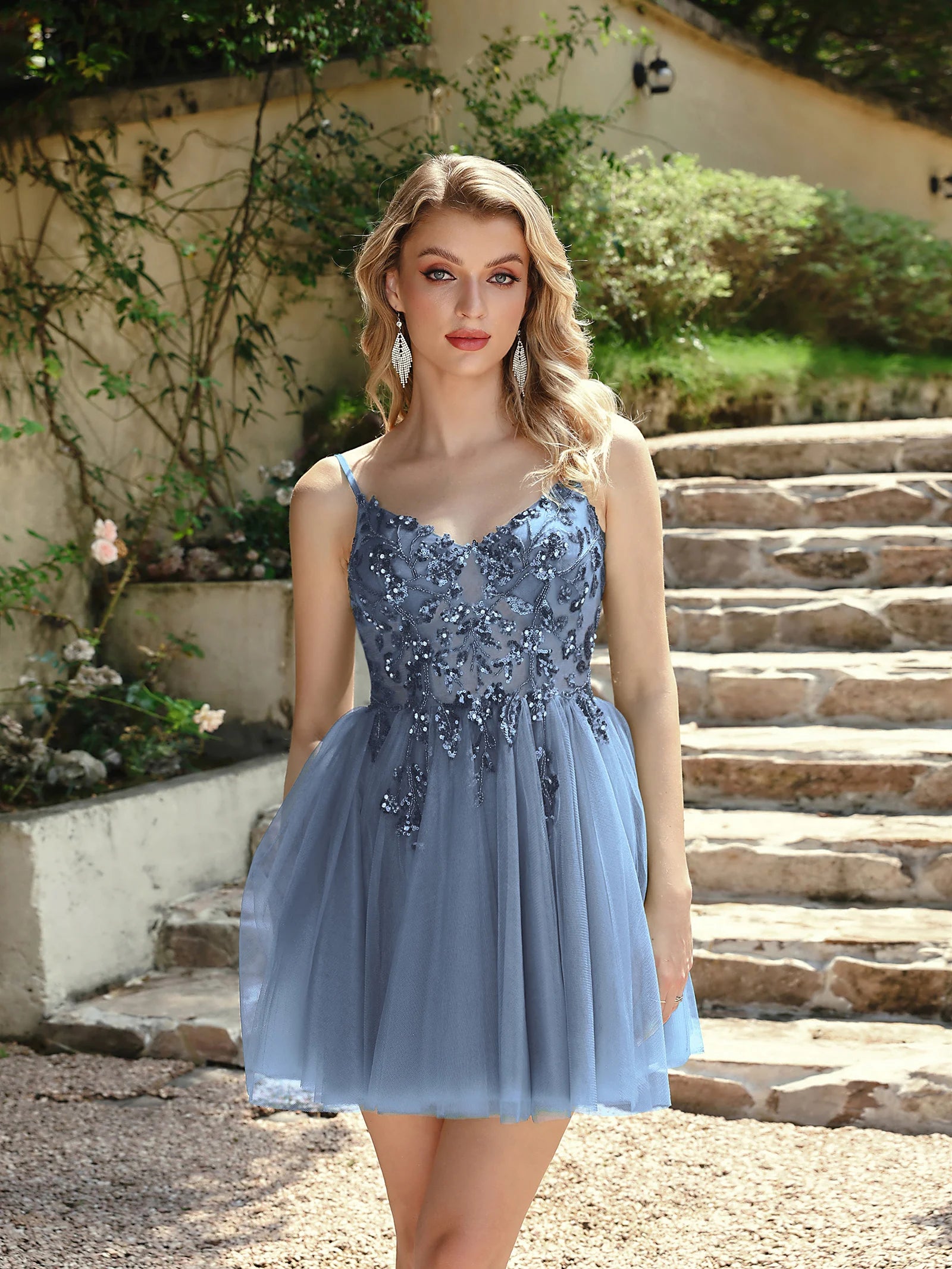 Summer Mini Cocktail Dresses Sexy Illusion Sequins Appliques V-Neck Backless Sling Prom Gowns Above Knee Tulle Homecoming Dress