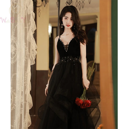 Lace Appliques Evening Dresses Black Pearls Ruffles V Neck Spaghetti Straps Long Floor Length Prom Gown Women Formal Party Dress